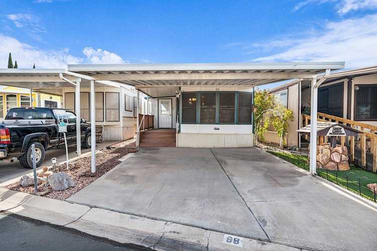 1225 N Dixie Downs RD #86 St George, UT 84770 home for sale, MLS#25-267589 - Erika Rogers Photo 1