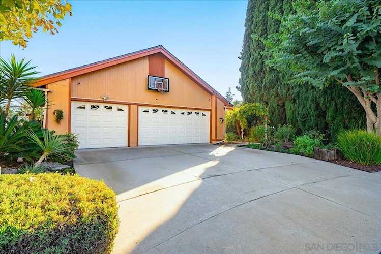 872 Oro Grande Street, Oceanside, CA 92057