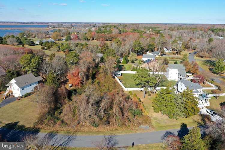  Real Estate for Sale - 11419 Fox Run in Berlin Photo 1