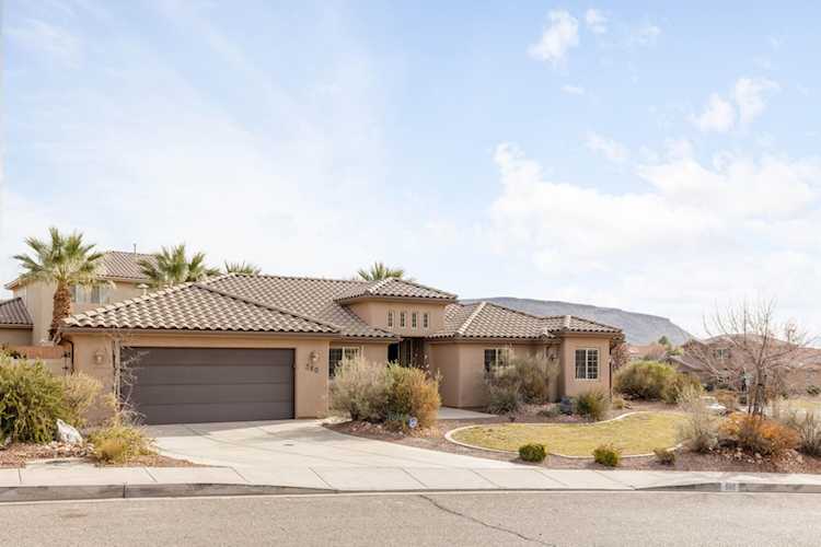 380 N 1660 CIR W St George, UT 84770 home for sale, MLS#25-267612 - Erika Rogers Photo 1