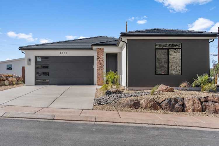 1089 E Coyote Crest DR Washington, UT 84780 home for sale, MLS#25-262473 - Erika Rogers Photo 1
