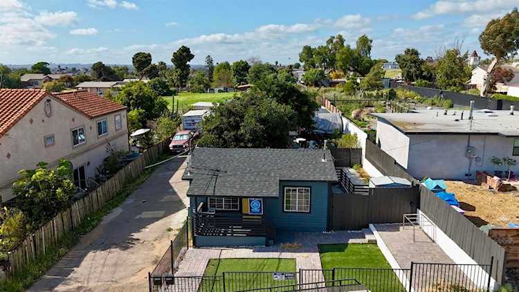 2743 2745 Ridgeway Dr., National City, CA 91950