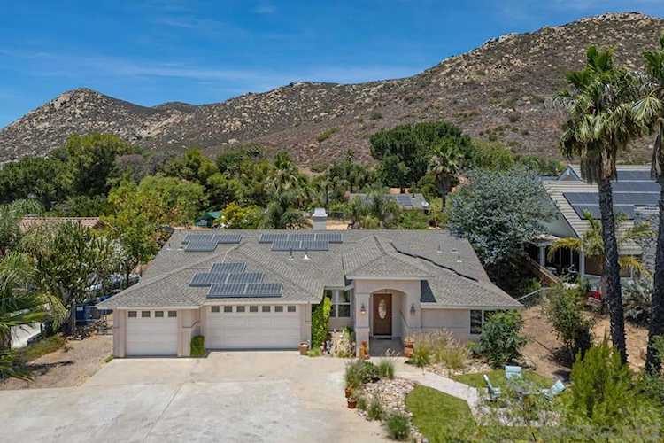 26152 Bellemore Dr, Ramona, CA 92065