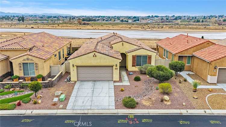 10212 Darby, Apple Valley, CA 92308