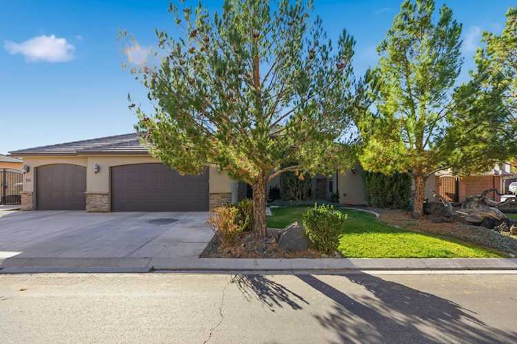 156 E Holly Way Washington, UT 84780 home for sale, MLS#25-267697 - Erika Rogers Photo 1