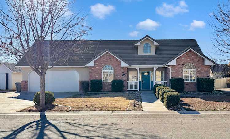 2368 S Coletero Washington, UT 84780 home for sale, MLS#25-267660 - Erika Rogers Photo 1