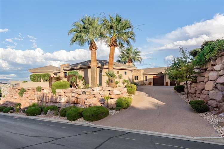 1815 S Paragon DR St George, UT 84790 home for sale, MLS#25-266264 - Erika Rogers Photo 1