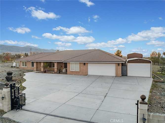 12326 Silver Rock, Pinon Hills, CA 92372