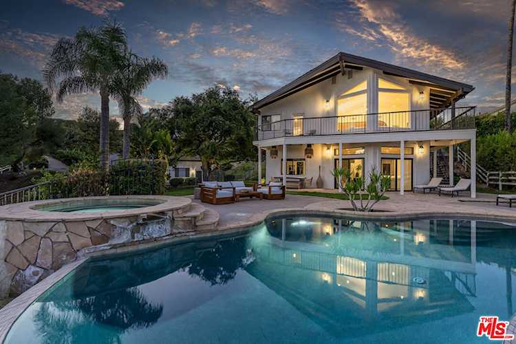 130 Dapplegray Rd, Bell Canyon, CA 91307