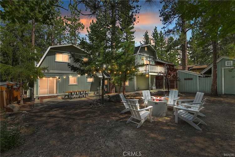 467 Woodside Dr, Big Bear City, CA 92314