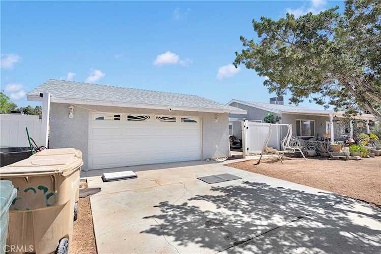 15558 Greenwood St, Hesperia, CA 92345