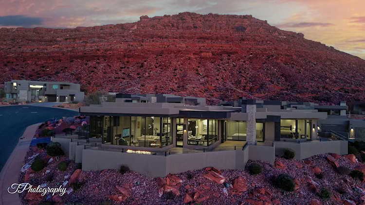 2001 W Greyhawk CIR St George, UT 84770 home for sale, MLS#25-267709 - Erika Rogers Photo 1