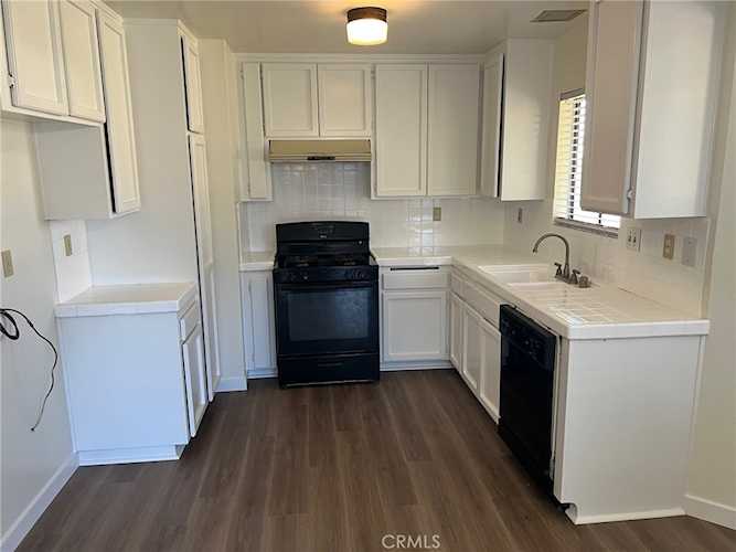 10643 Redwood, Hesperia, CA 92345