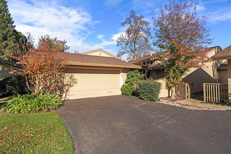 5045 Village Oaks Drive, Rocklin, CA 95677