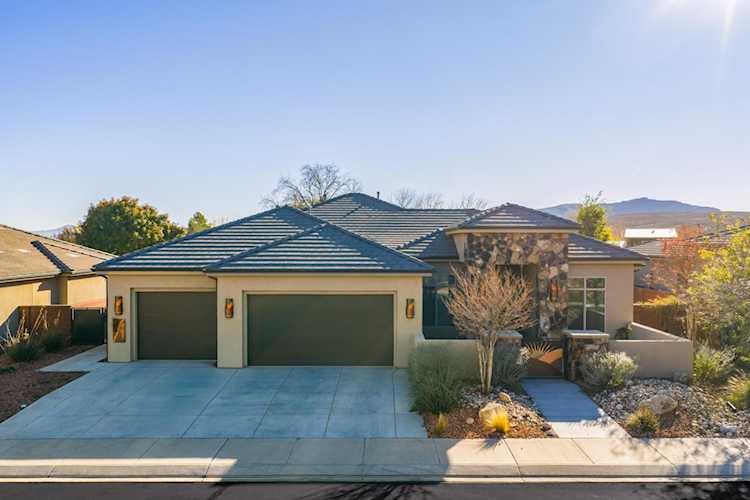 463 W Cougar Way Ivins, UT 84738 home for sale, MLS#26-267724 - Erika Rogers Photo 1