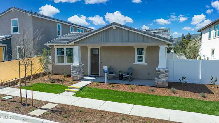 217 Murcott Ave, Piru, CA 93040