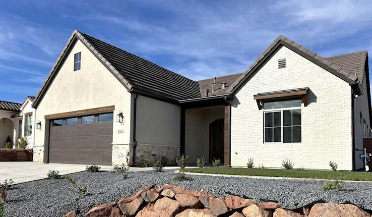 2915 E Chapman CIR Washington, UT 84780 home for sale, MLS#26-267768 - Erika Rogers Photo 1