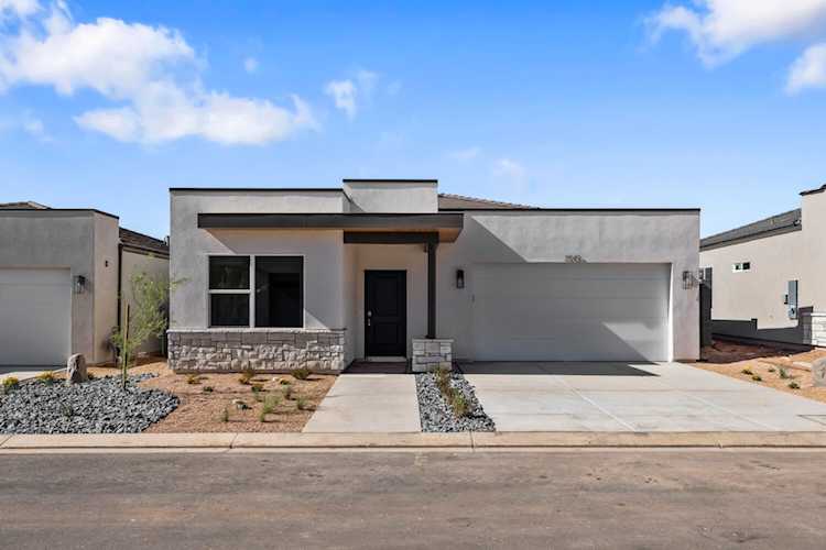 1901 S Queens Garden DR #4256 Washington, UT 84780 home for sale, MLS#26-267718 - Erika Rogers Photo 1