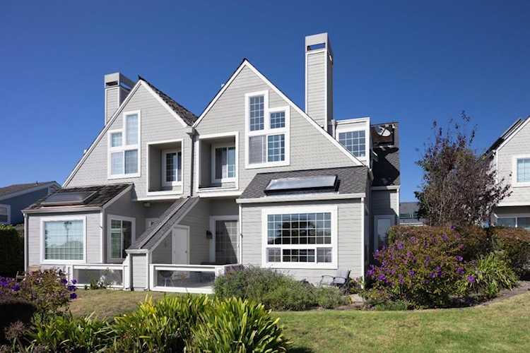 21 Merion Rd, Half Moon Bay, CA 94019