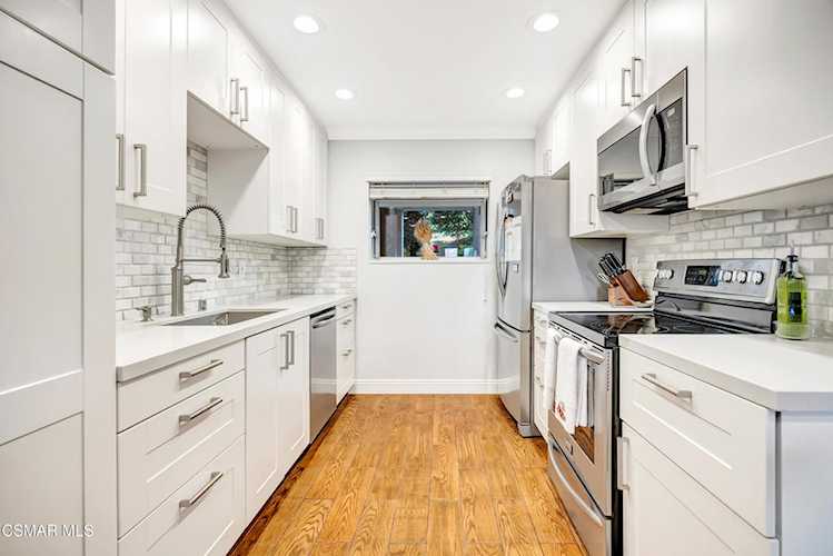 2623 Antonio Dr #106, Camarillo, CA 93010