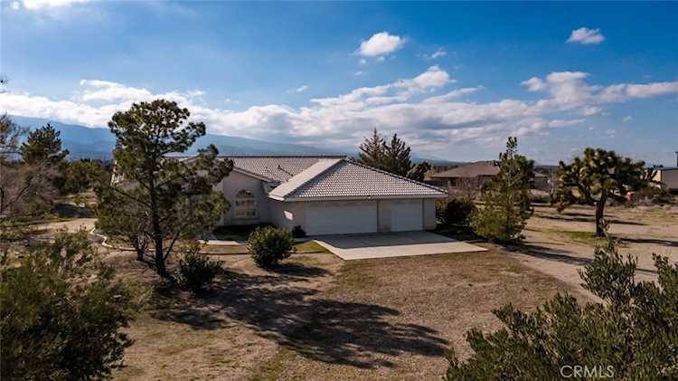 12384 Redwood Rd, Pinon Hills, CA 92372