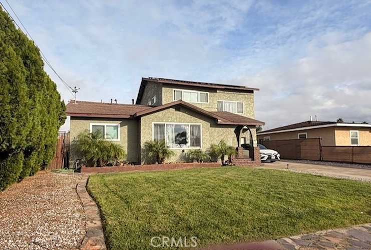 17824 Ivy Ave, Fontana, CA 92335