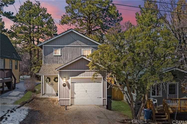 846 Maple Ln, Sugarloaf, CA 92386