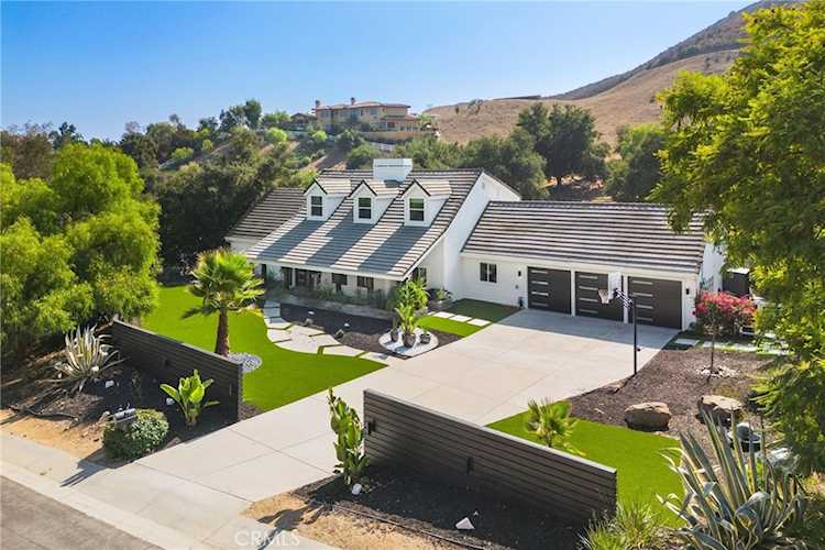 207 Saddlebow Rd, Bell Canyon, CA 91307