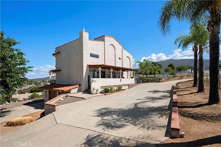 2638 W Victoria, Alpine, CA 91901