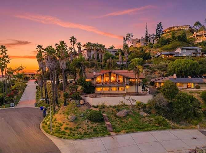 9902 Heavenly Way, La Mesa, CA 91941