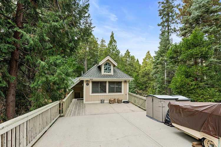 26328 Jacqueline Rd, Twin Peaks, CA 92391