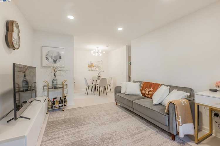 408 Boardwalk Ave #1, San Bruno, CA 94066