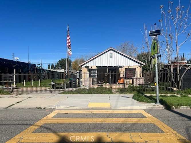 125 E O, Colton, CA 92324