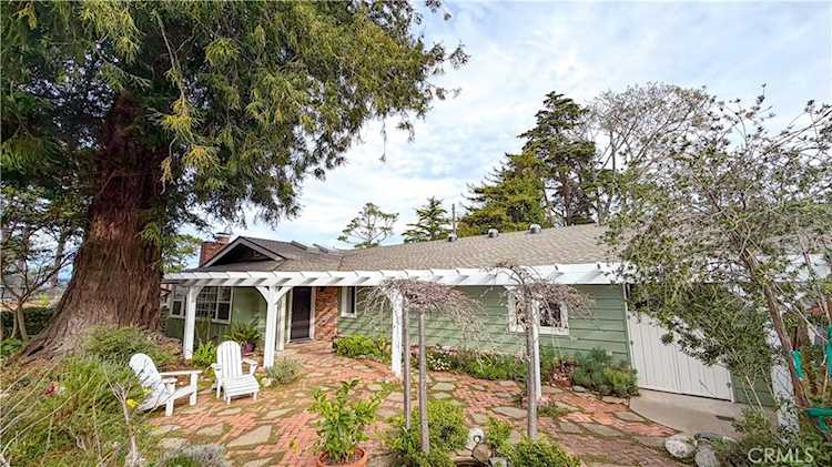 2410 Langton St, Cambria, CA 93428