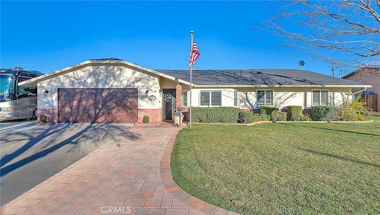 7821 Lyons, Hesperia, CA 92345