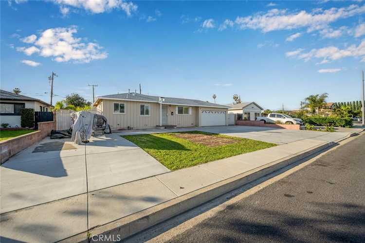 11721 Palmwood Dr, Garden Grove, CA 92840