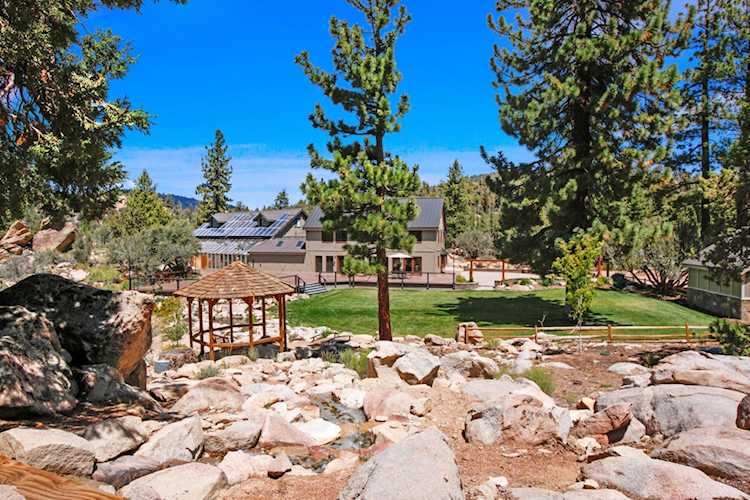 43630 Rainbow Ln, Angelus Oaks, CA 92305