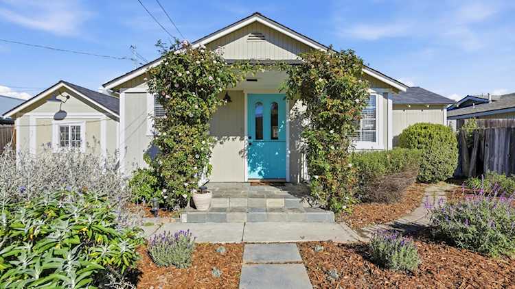 545 Perkins St, Los Alamos, CA 93440