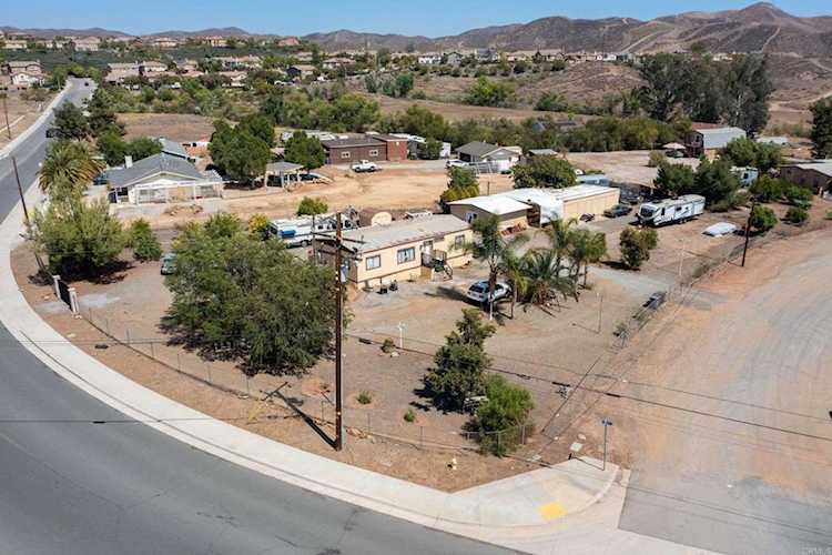 29120 Melby Dr, Lake Elsinore, CA 92532