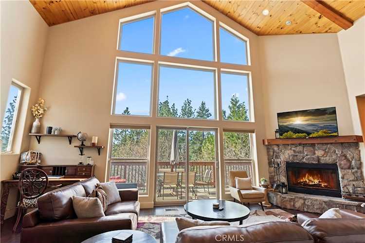 756 Brentwood Dr, Lake Arrowhead, CA 92352
