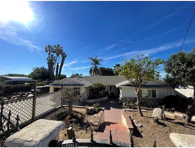 25325 Mountain Cliff Dr, Moreno Valley, CA 92557