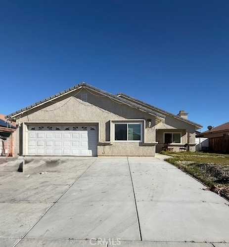 14393 Savanna St, Adelanto, CA 92301
