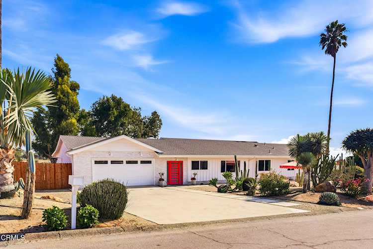 34 Vientos Rd, Camarillo, CA 93010