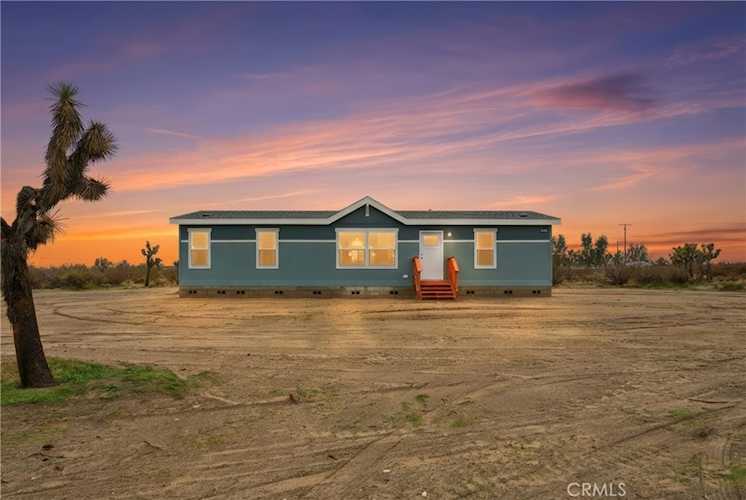 4237 Del Rosa Rd, Phelan, CA 92371