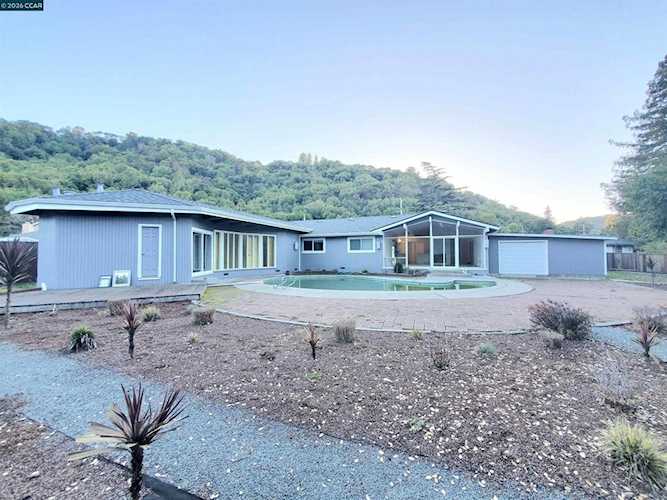 2420 2420 Tomar Ct, Pinole, CA 94564