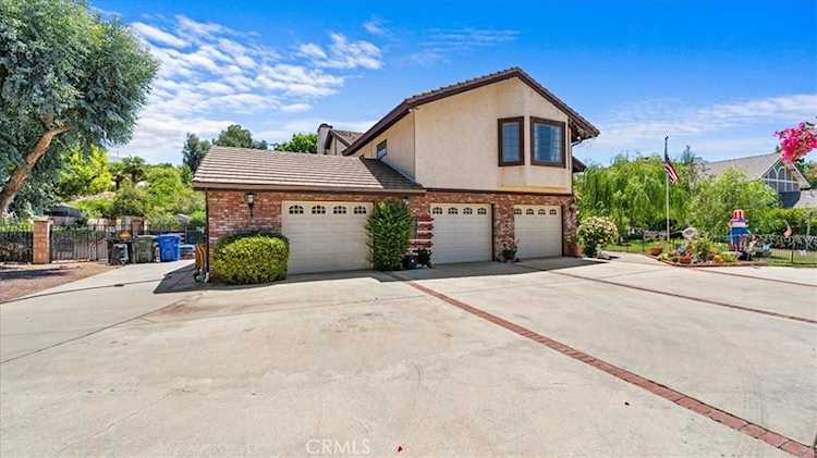12943 Lupine Ct, Yucaipa, CA 92399