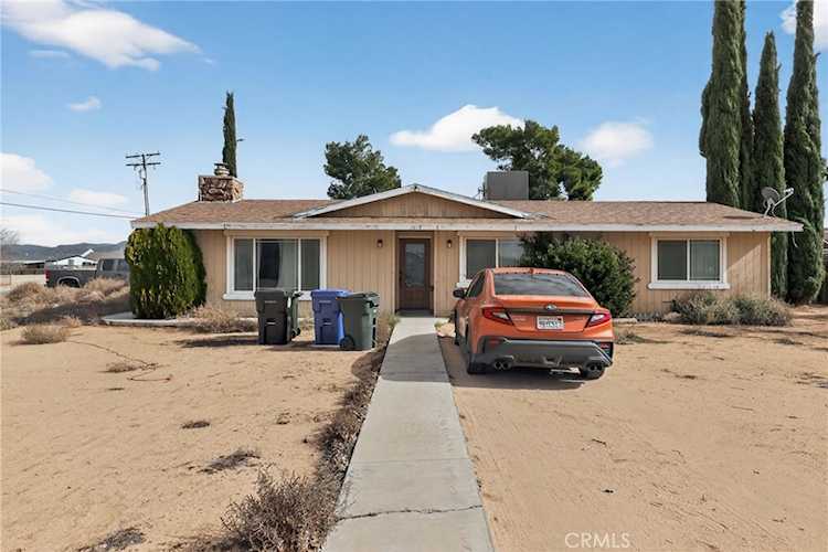 21985 Maumee Rd, Apple Valley, CA 92308