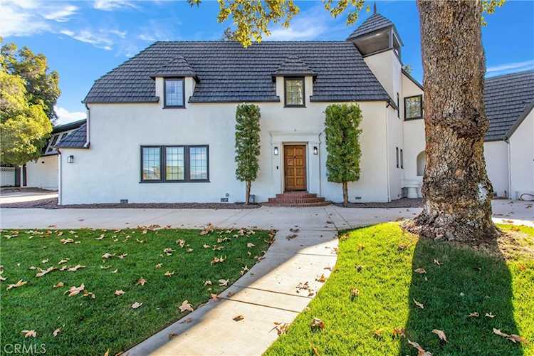 745 W Sunset Dr, Redlands, CA 92373