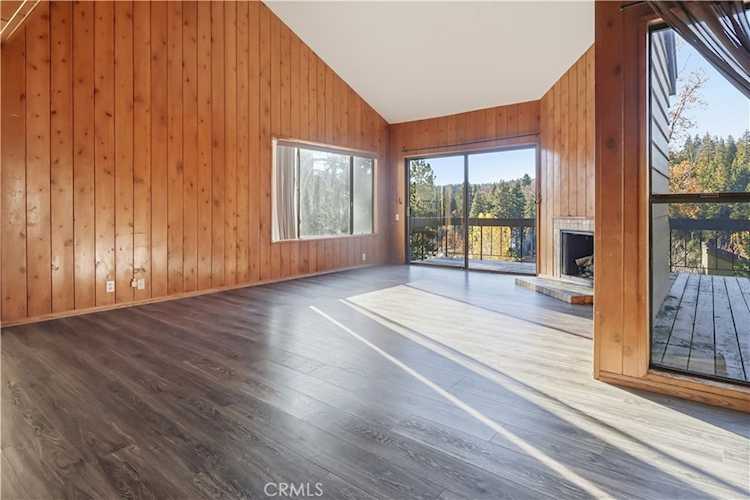 27657 Peninsula #110 Dr, Lake Arrowhead, CA 92352