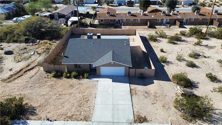 6352 Smoketree Ave, 29 Palms, CA 92277